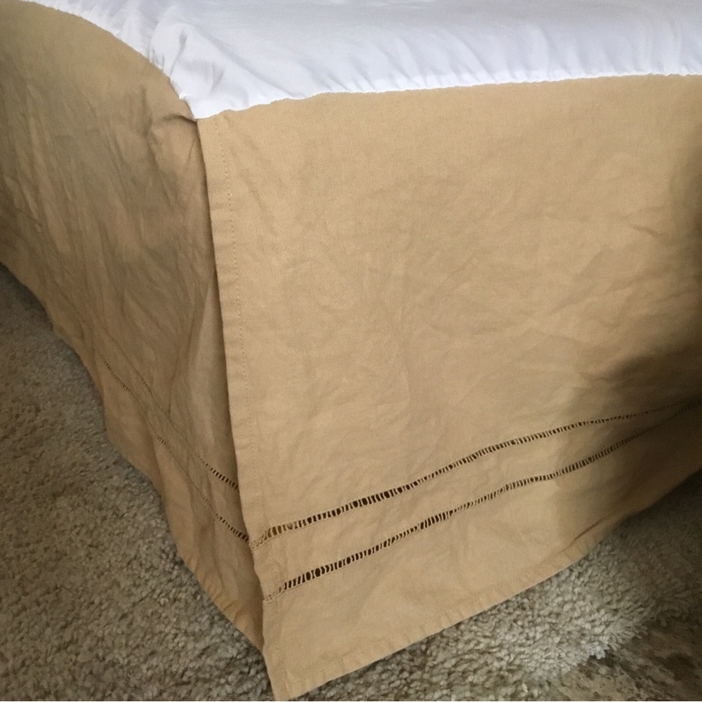 B Smith Bedskirt Dust Ruffle Cal King Gold Tan 15" Linen/Cotton Split Corner EUC